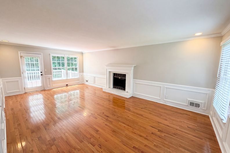 Photo 3 of 23 of 3514 Nettle Ln NE, Roswell, GA