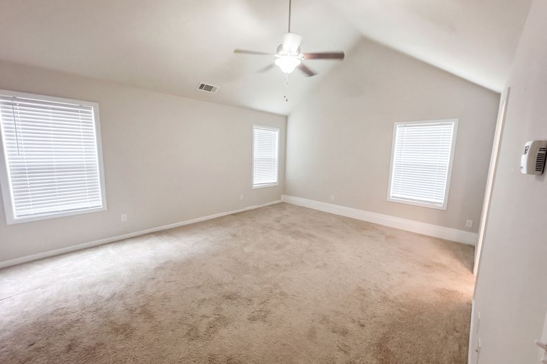 Photo 22 of 67 of 2878 Oak Springs Dr, Statham, GA