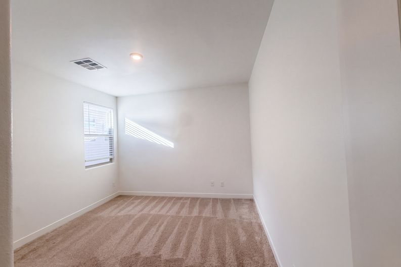 Photo 27 of 40 of 446 Royal Palms Ln, Mesquite, NV