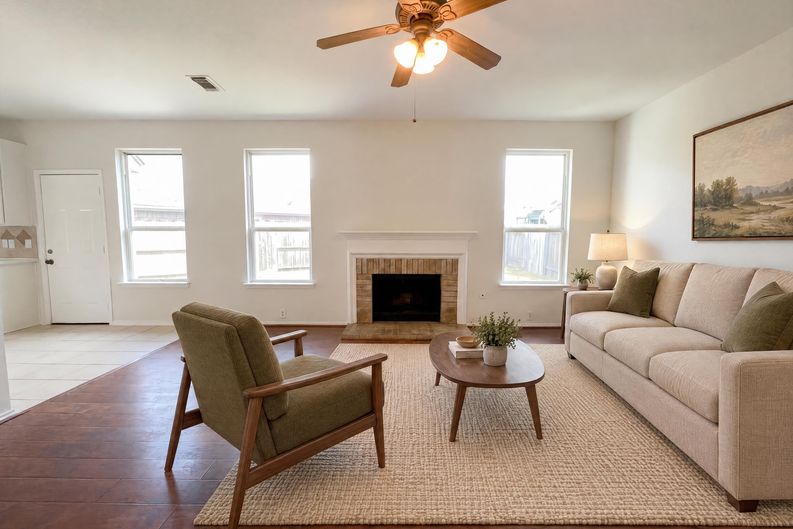 Photo 12 of 22 of 11919 Leaf Oak Dr, Houston, TX