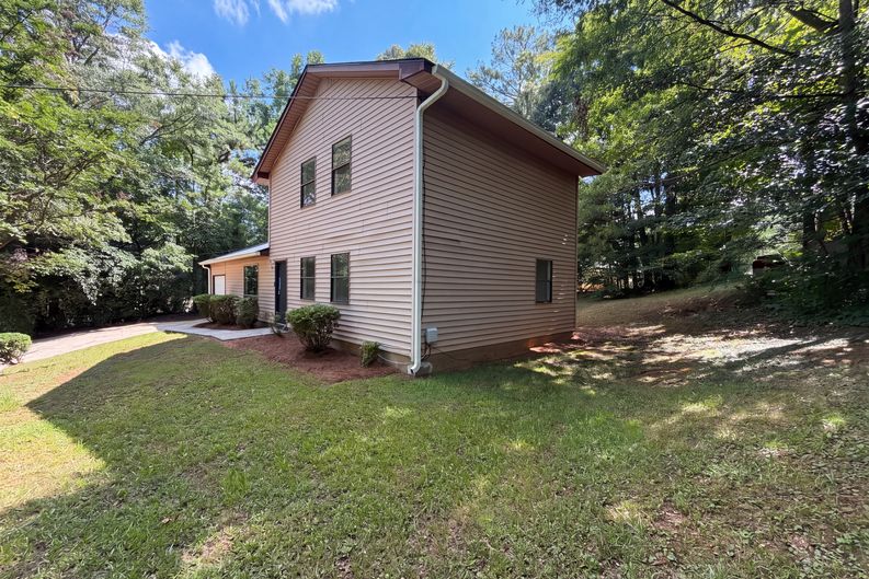 Photo 21 of 25 of 3808 Shane Ct, Ellenwood, GA