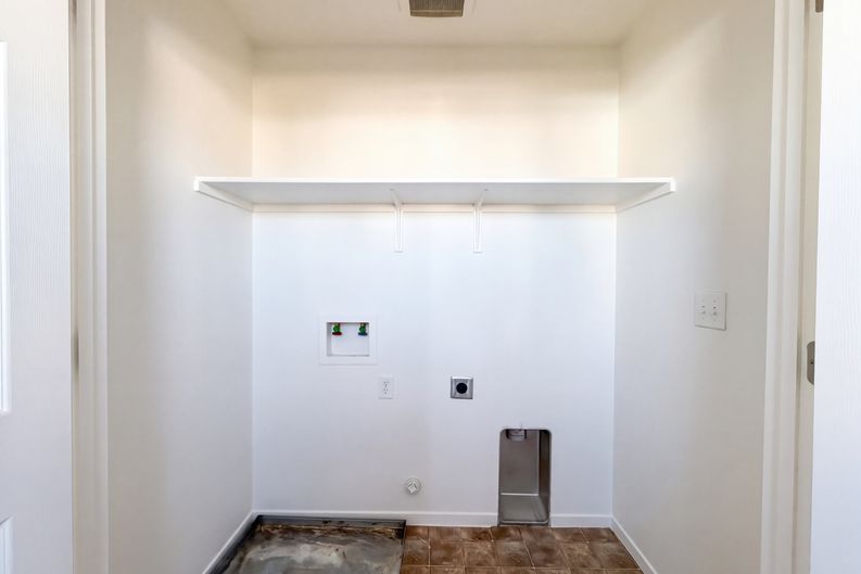 Photo 15 of 18 of 8260 Red Rock Dr, Sacramento, CA