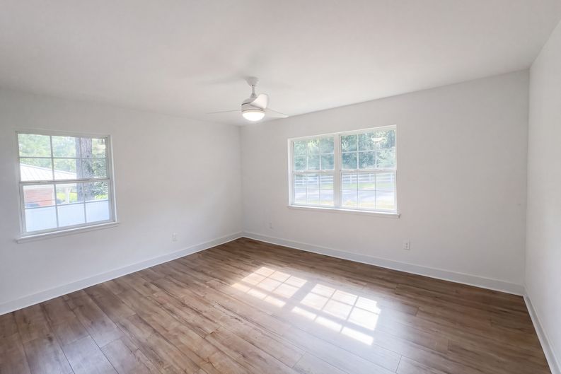 Photo 12 of 26 of 1625 Windsor Dr, Waycross, GA
