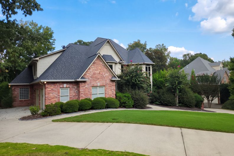 Photo 3 of 45 of 5064 Greystone Way, Hoover, AL
