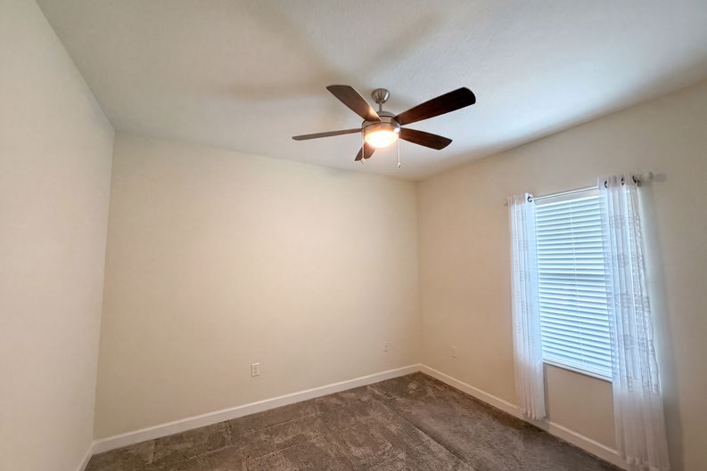 Photo 16 of 25 of 4112 Innovation Ln, Clermont, FL