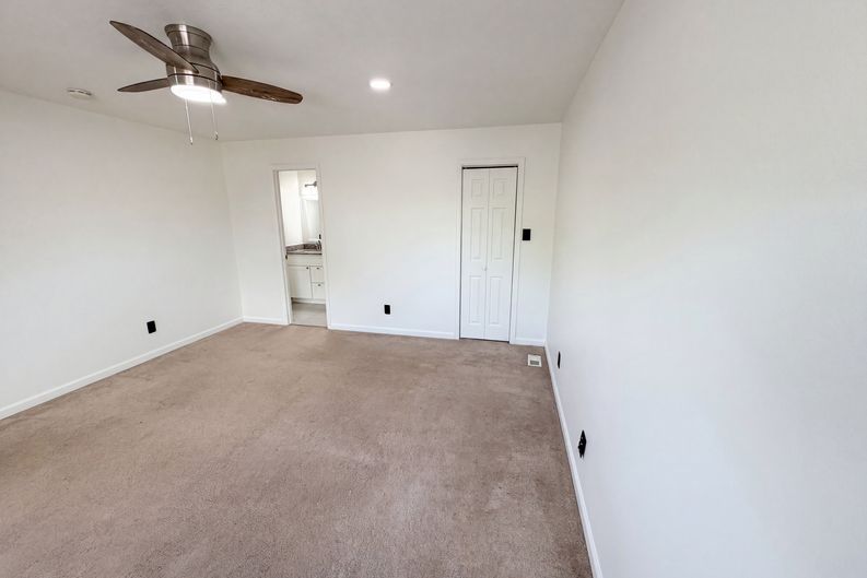 Photo 10 of 28 of 11835 Lincoln St, Northglenn, CO
