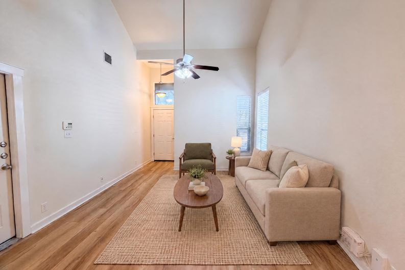 Photo 3 of 27 of 2101 Rivers Edge Way, Austin, TX