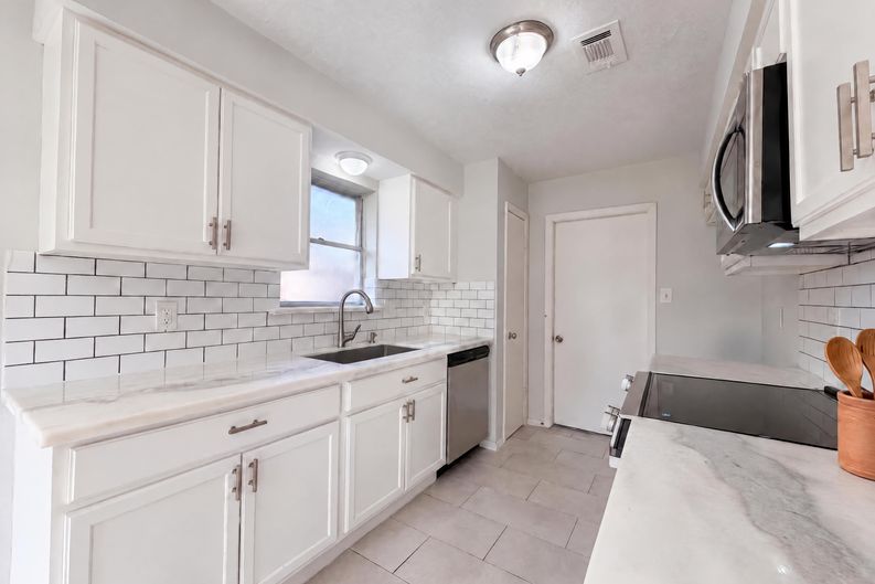 Photo 17 of 31 of 23110 Pennsgrove Rd, Spring, TX