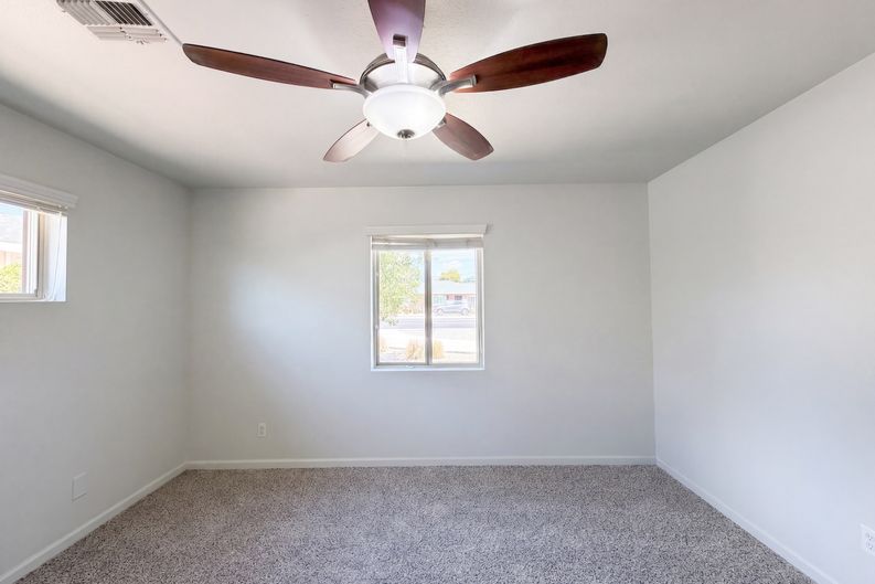 Photo 18 of 29 of 909 W Missouri Ave, Phoenix, AZ