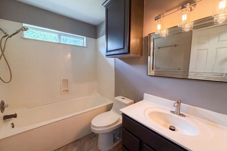 Photo 15 of 23 of 1356 Timberwood Trl, New Braunfels, TX