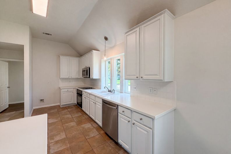 Photo 8 of 22 of 14310 Amyford Ct, Cypress, TX