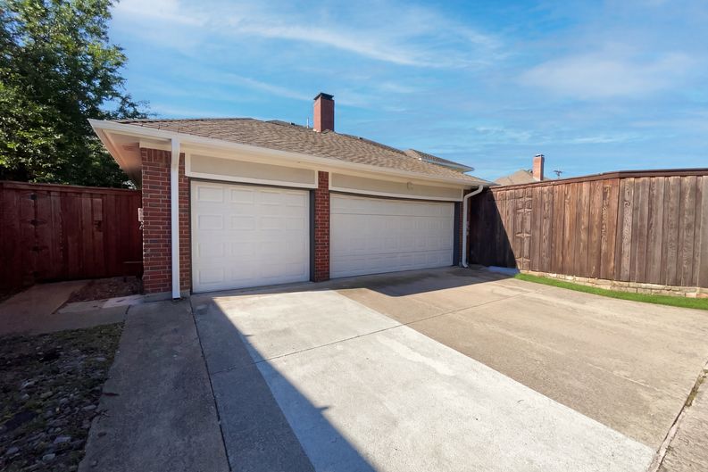 Photo 20 of 23 of 3421 Sandy Trail Ln, Plano, TX