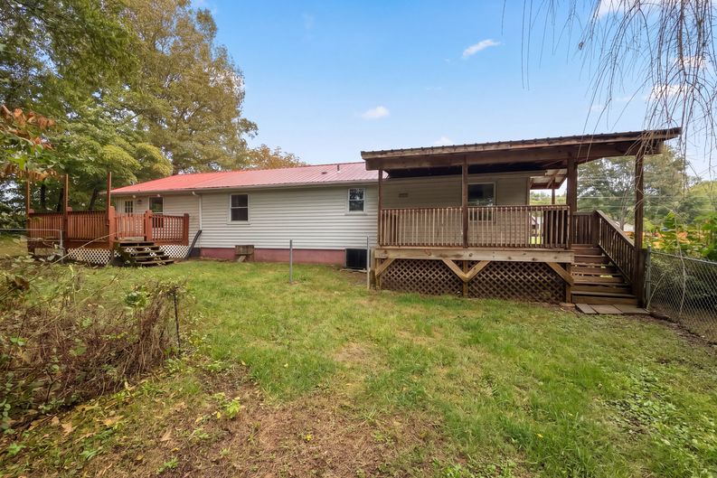 Photo 5 of 26 of 6034 Nails Creek Rd, Seymour, TN
