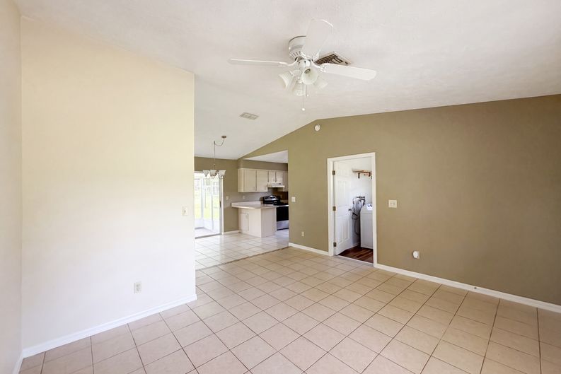 Photo 6 of 21 of 1870 SW Valencia Heights Ave, Dunnellon, FL