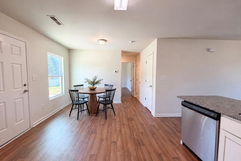 Photo 6 of 32 of 112 Dixieland Ct, King, NC