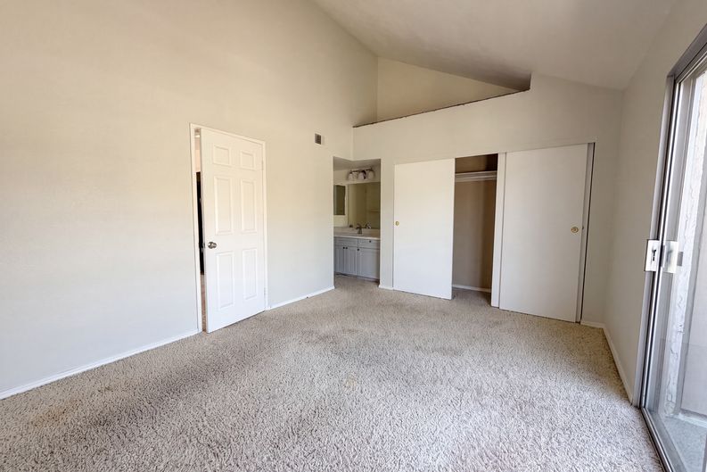 Photo 4 of 27 of 8745 Spring Canyon Dr, Spring Valley, CA