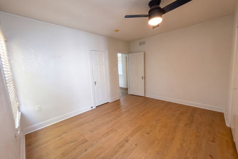 Photo 4 of 31 of 1113 Sylvan Ave, Palestine, TX