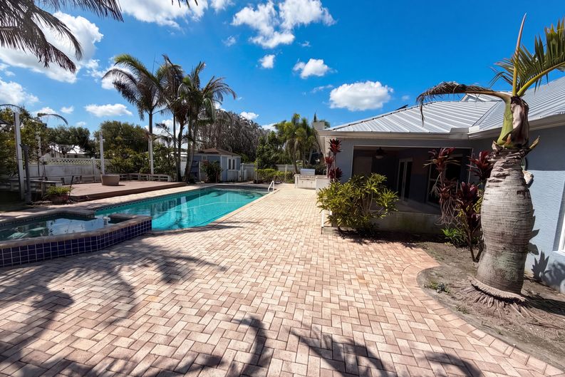 Photo 29 of 33 of 2902 Serenity Cir S, Fort Pierce, FL
