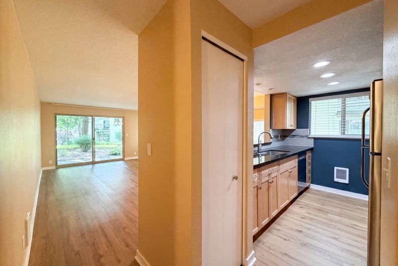 Photo 15 of 20 of 10132 SW Trapper Ter, Beaverton, OR