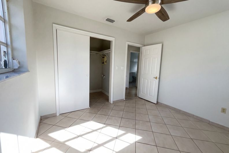 Photo 6 of 21 of 10001 SW 99th Ave, Miami, FL