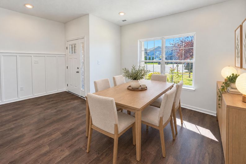 Photo 11 of 35 of 9831 Mystic Sun Ct, Fishers, IN