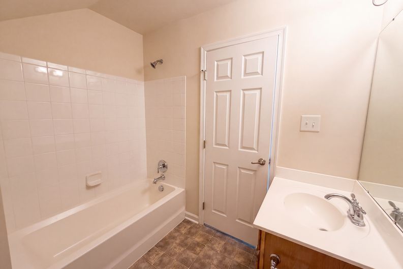 Photo 18 of 27 of 13306 Castlewellan Dr, Chester, VA