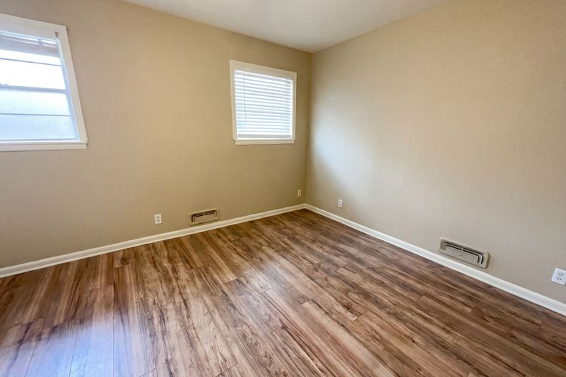 Photo 10 of 16 of 6817 Chickering Rd, Fort Worth, TX