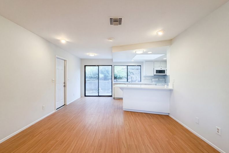 Photo 7 of 21 of 2785 Bonita Dr, Highland, CA