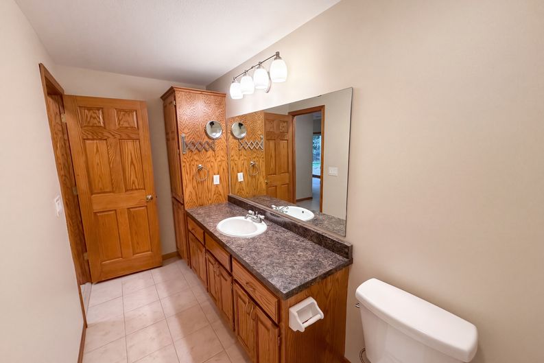 Photo 17 of 35 of 3264 Richmond Alcove, Woodbury, MN