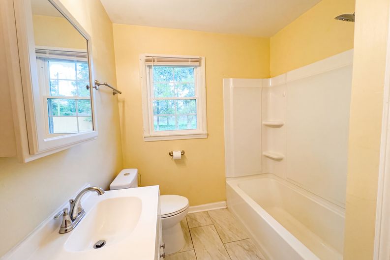 Photo 15 of 22 of 1808 Dailey Ter NW, Huntsville, AL
