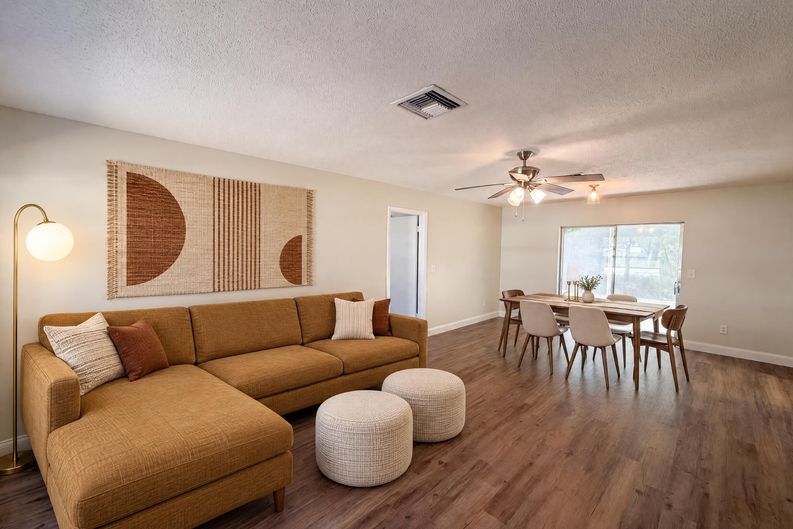 Photo 3 of 20 of 5064 Bromley Ave, Spring Hill, FL