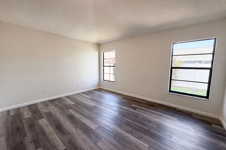 Photo 9 of 17 of 9507 Letterstone Ct, Tampa, FL