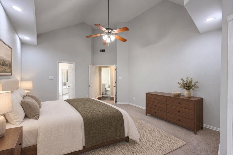 Photo 13 of 27 of 7707 Windmere Ct, Irving, TX
