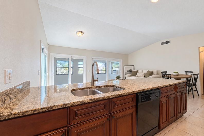 Photo 6 of 17 of 7606 Leon Ave, Temple Terrace, FL