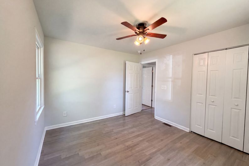 Photo 4 of 19 of 1036 E Commerce St, Lewisburg, TN