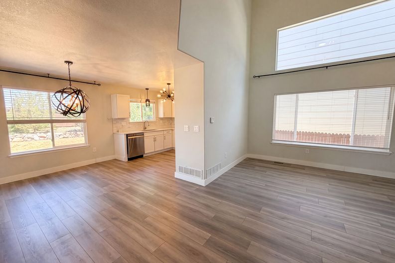 Photo 3 of 23 of 9379 W Ute Dr, Littleton, CO
