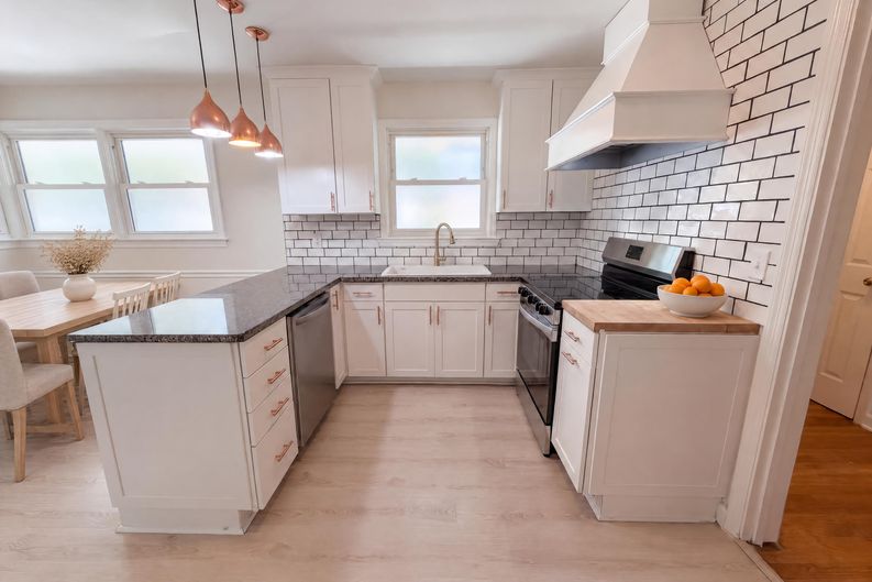 Photo 3 of 25 of 3022 Lindenwood Dr, Columbia, SC