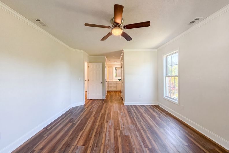 Photo 4 of 26 of 105 Jefferson Forest Ct, Winston Salem, NC