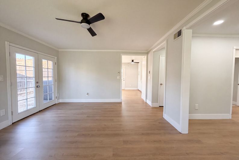 Photo 6 of 25 of 14602 Rosecourt Dr, Canyon Country, CA