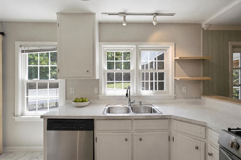 Photo 10 of 25 of 1347 Chalmette Dr NE, Atlanta, GA