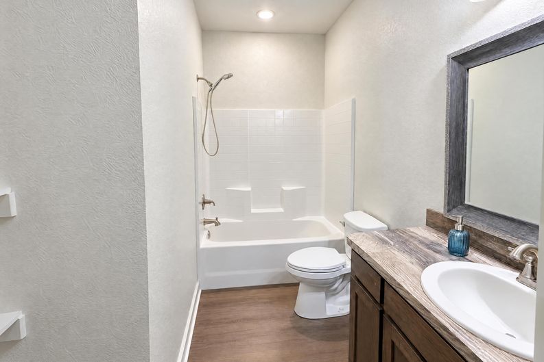 Photo 13 of 17 of 186 S Preston St, Alvarado, TX