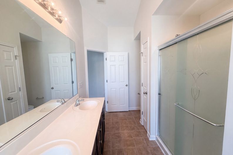 Photo 19 of 24 of 2722 Quail Oaks Dr, Greensboro, NC