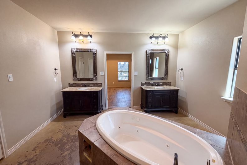 Photo 15 of 20 of 1305 Rocky Ridge Trl, Harker Heights, TX