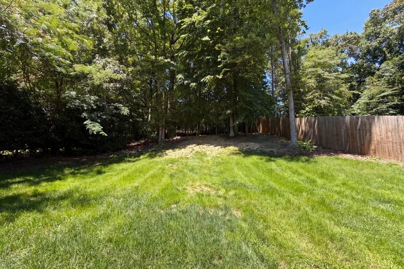 Photo 19 of 21 of 5309 Lancelot Dr, Charlotte, NC