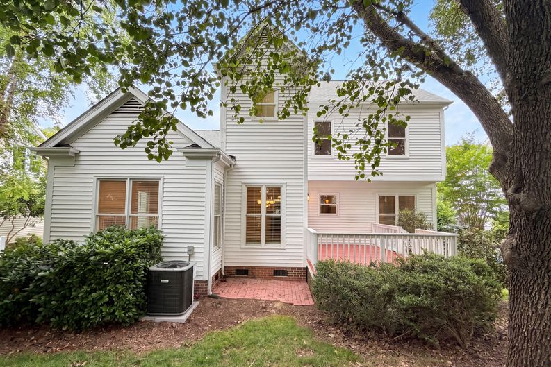 Photo 5 of 21 of 7906 Elphin Ct, Charlotte, NC
