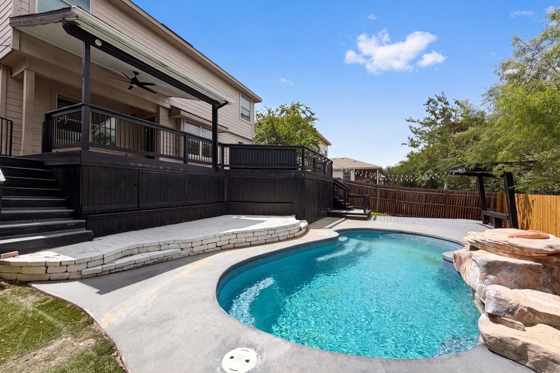 Photo 16 of 19 of 10602 Springwood Sq, Universal City, TX