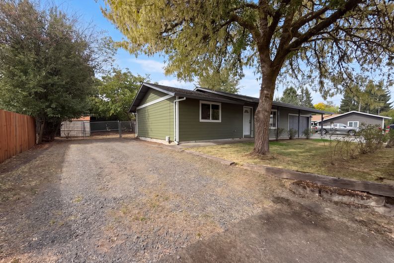 Photo 15 of 17 of 555 Matzen St, Saint Helens, OR