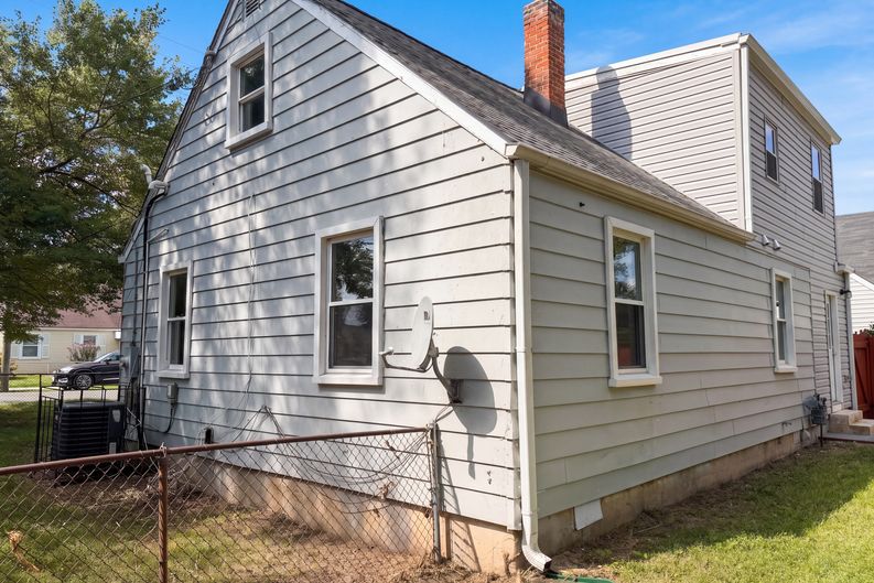 Photo 11 of 22 of 204 N Huron Dr, Oxon Hill, MD