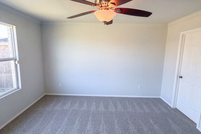 Photo 8 of 16 of 3029 Adrian Creek Dr, Little Elm, TX
