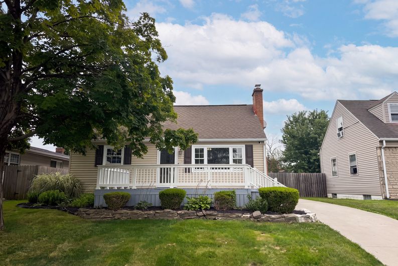 Photo 18 of 25 of 651 Raleigh Dr, Columbus, OH